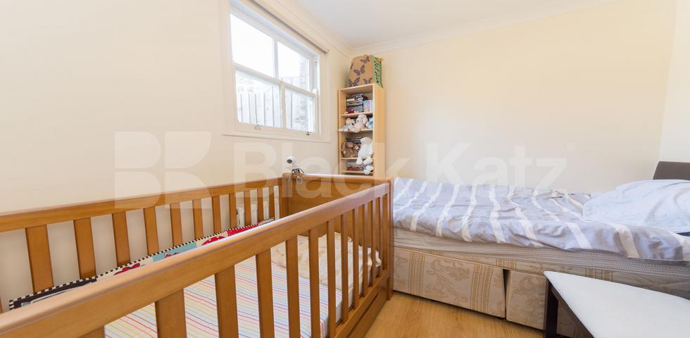 			2 Bedroom, 1 bath, 1 reception Flat			 Beatrice Road, FINSBURY PARK-STROUD GREEN